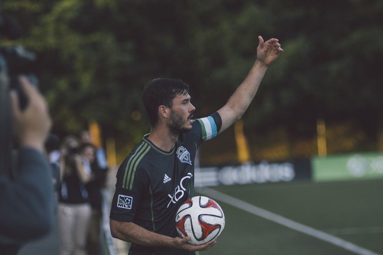 learn how to use sign language in your soccer game